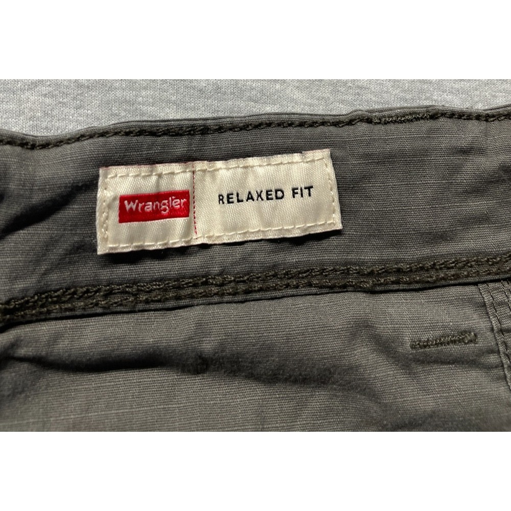Wrangler Cargo Pants Men 38x34 Gray Relaxed Fit Hiking Outdoor Utility Work Wear - Picture 4 of 8